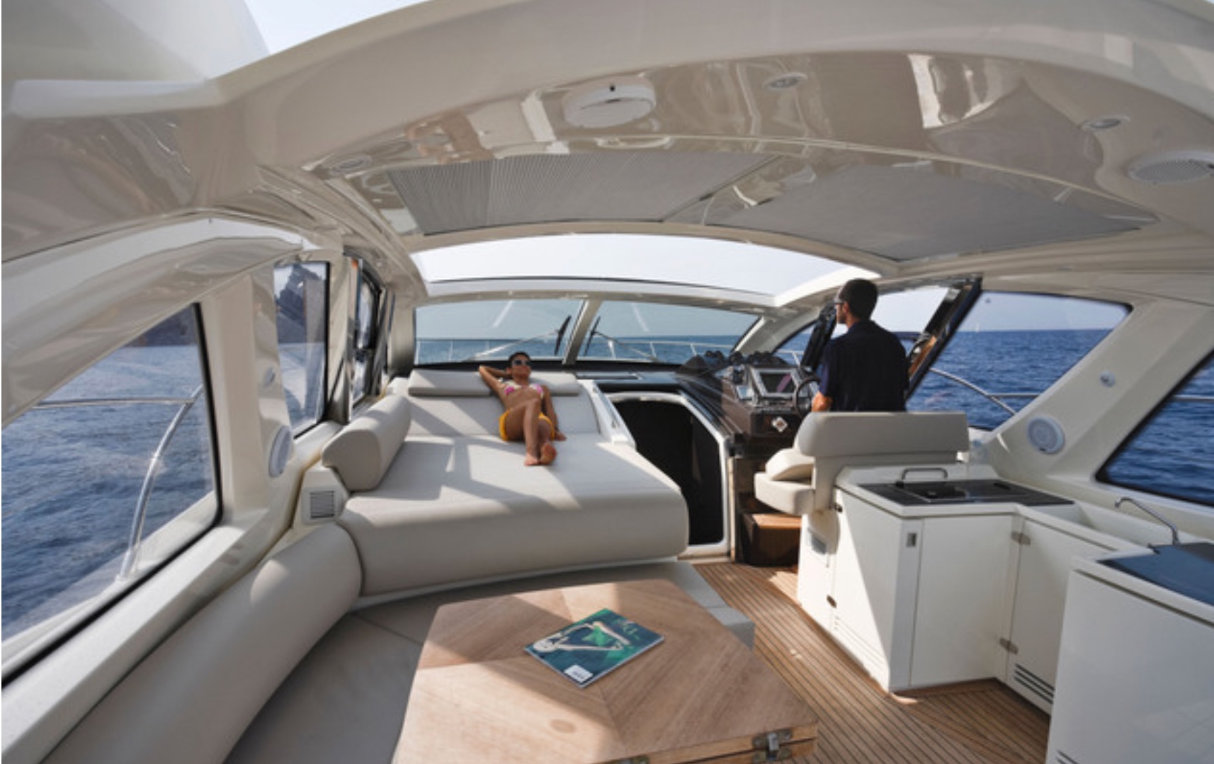 atlantis-azimut-yacht-new-luxury-family-cruises-private-exclusive