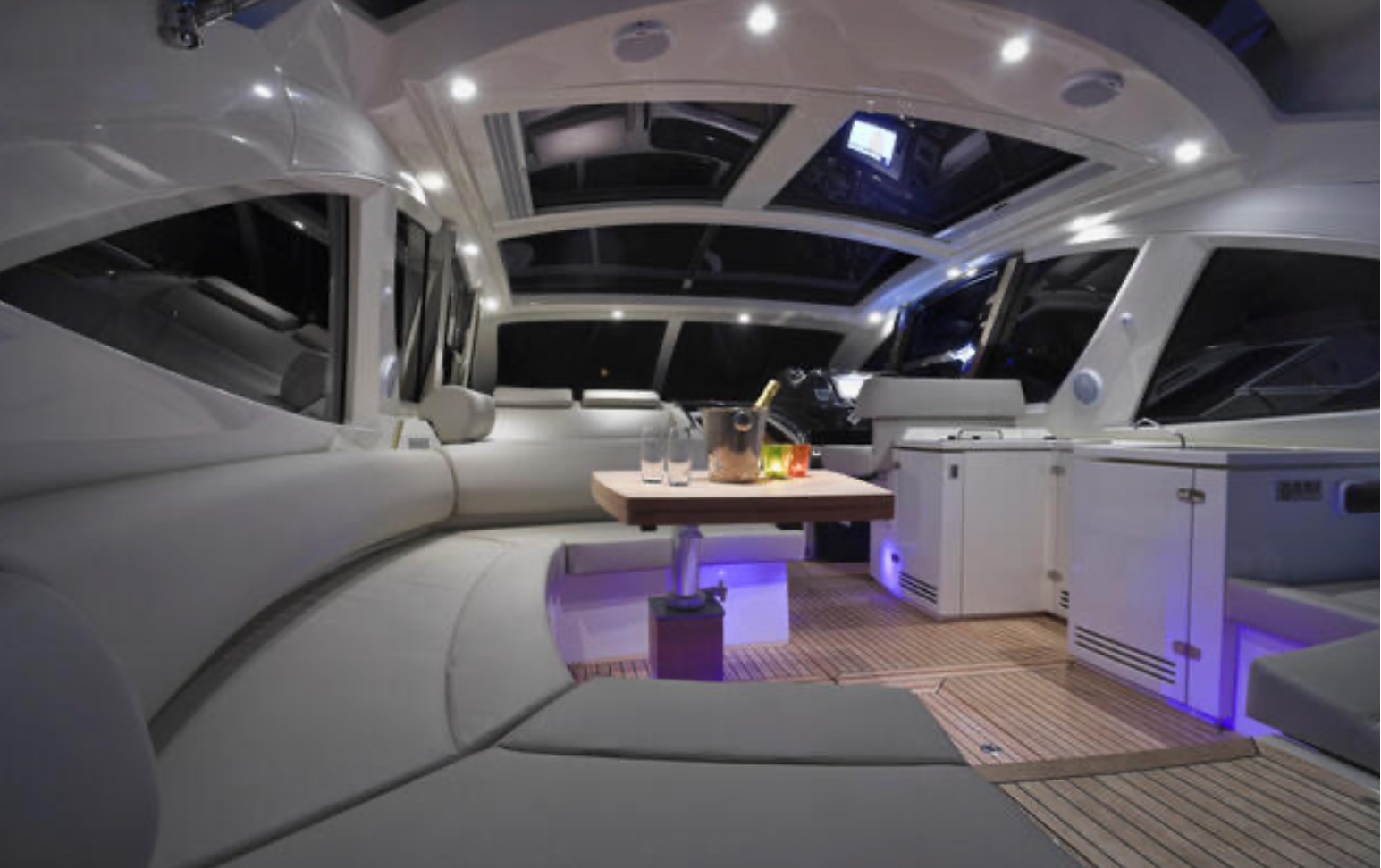 atlantis-azimut-yacht-new-luxury-family-cruises-private-exclusive